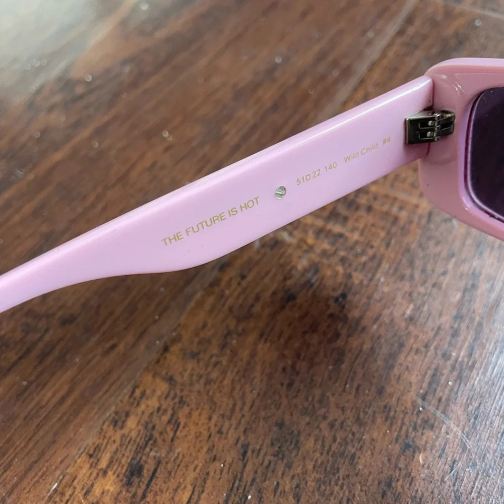 Hot Futures baby pink